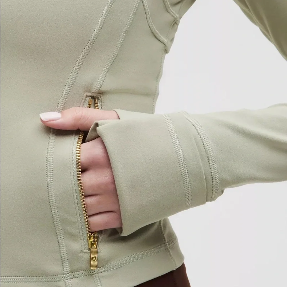 lululemon cropped define jacket in fog green with gold zippers - Picture 9 of 17